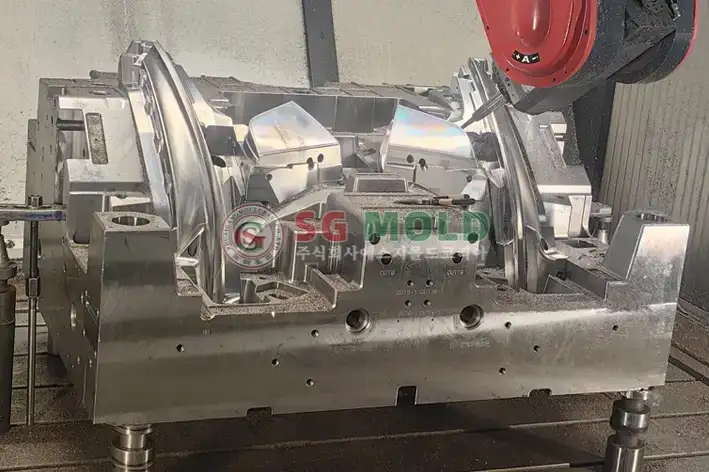 [Core processing] Precision automobile lighting